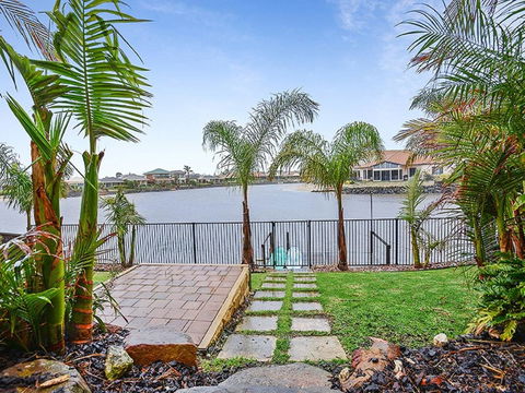 Lakeside - Encounter Bay - Accommodation Main Beach 3
