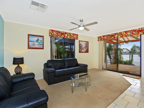 Lakeside - Encounter Bay - Accommodation Main Beach 4