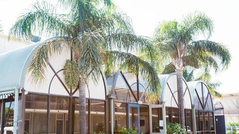 Bay Motel Hotel - Accommodation Main Beach 0