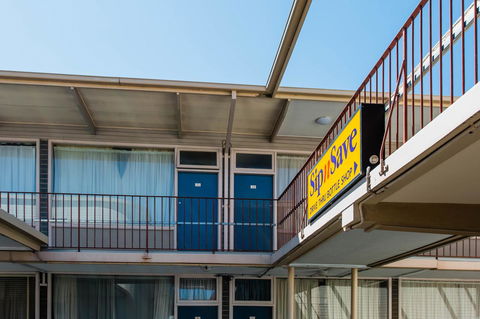 Bay Motel Hotel - Accommodation Main Beach 8