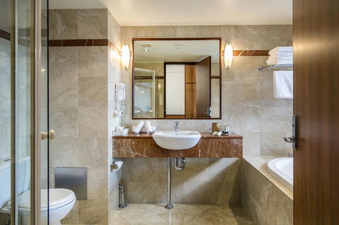 Arkaba Hotel - Accommodation Main Beach 23