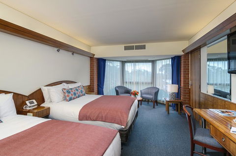 Arkaba Hotel - Accommodation Main Beach 1