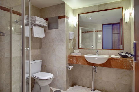 Arkaba Hotel - Accommodation Main Beach 15