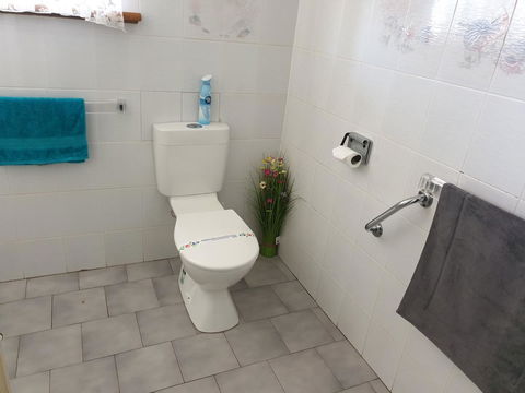 Wallaroo Sunset Home - Accommodation Main Beach 2