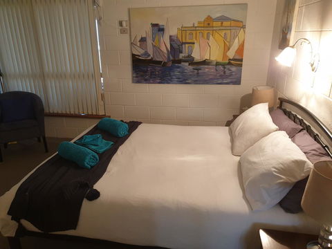 Wallaroo Sunset Home - Accommodation Main Beach 9