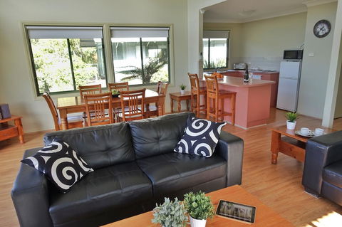 SkyView Villa - Accommodation Main Beach 7