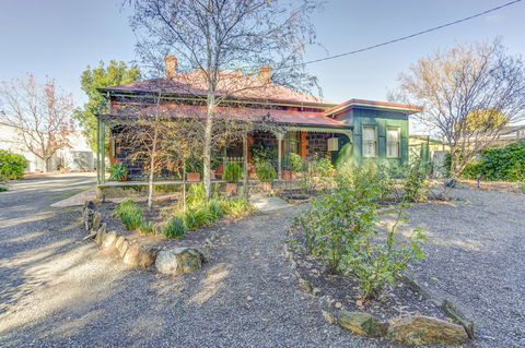 Tanunda Cottages - Accommodation Main Beach 9