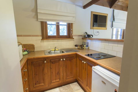 Tanunda Cottages - Accommodation Main Beach 5