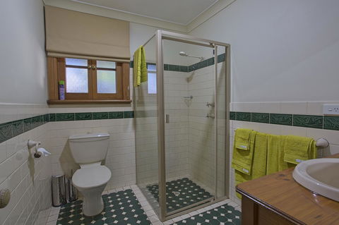 Tanunda Cottages - Accommodation Main Beach 6