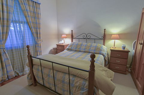 Tanunda Cottages - Accommodation Main Beach 15