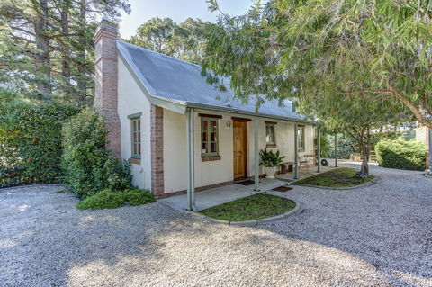 Tanunda Cottages - Accommodation Main Beach 2