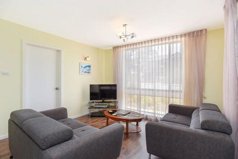 The Dolphins Beachfront Apartments - Accommodation Main Beach 17