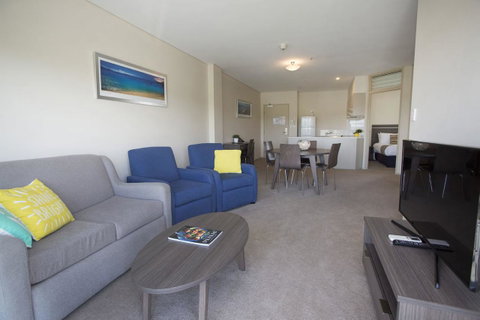 Hume Serviced Apartments - Accommodation Main Beach 18