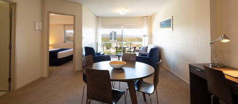 Hume Serviced Apartments - Accommodation Main Beach 0