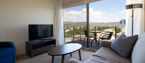 Hume Serviced Apartments - Accommodation Main Beach 5