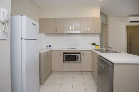 Hume Serviced Apartments - Accommodation Main Beach 9