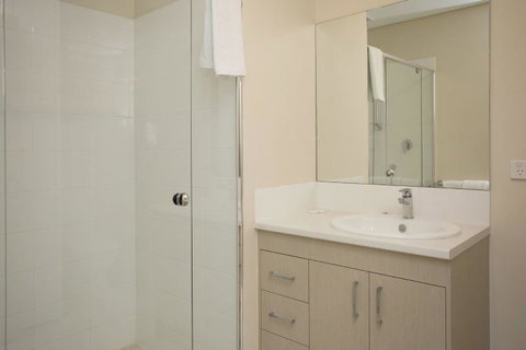 Hume Serviced Apartments - Accommodation Main Beach 21