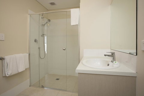 Hume Serviced Apartments - Accommodation Main Beach 8