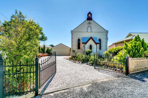 \'THE CHURCH\' Guest Home, Gawler Barossa Region - Accommodation Main Beach 12