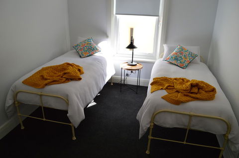 Two Cow Cottage Bed & Breakfast - Accommodation Main Beach 22