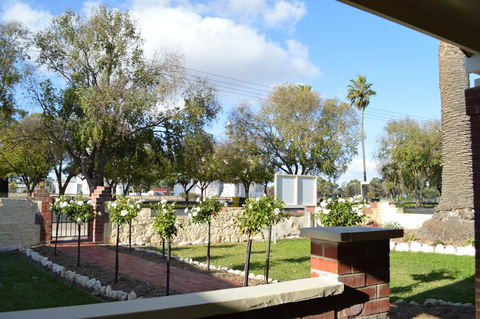 Two Cow Cottage Bed & Breakfast - Accommodation Main Beach 31