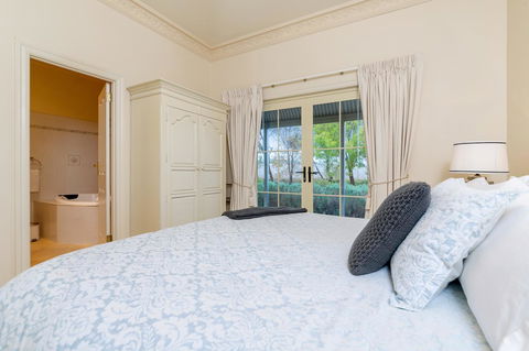 Barossa Vineyard Cottages - Accommodation Main Beach 14