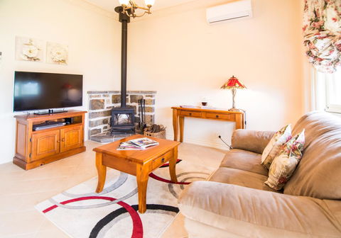 Barossa Vineyard Cottages - Accommodation Main Beach 34