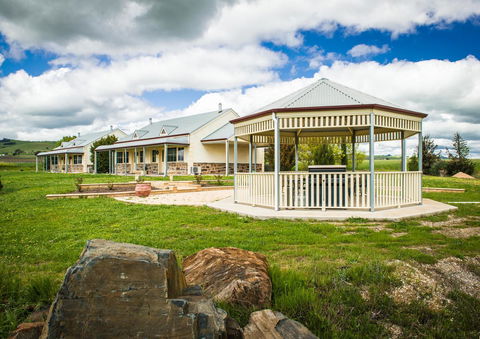 Barossa Vineyard Cottages - Accommodation Main Beach 30