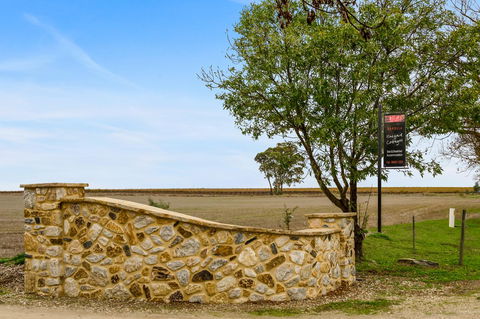 Barossa Vineyard Cottages - Accommodation Main Beach 9