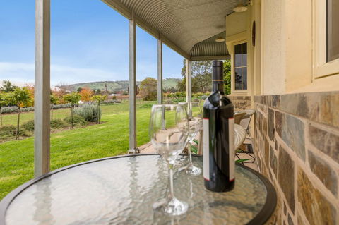 Barossa Vineyard Cottages - Accommodation Main Beach 23