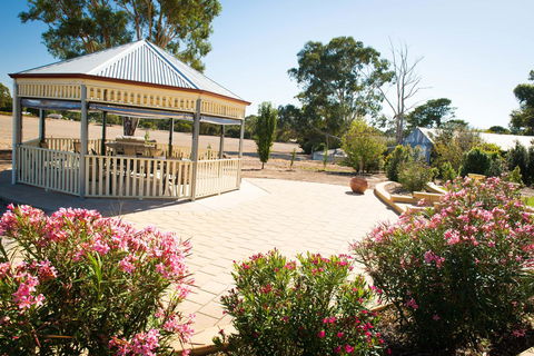Barossa Vineyard Cottages - Accommodation Main Beach 4