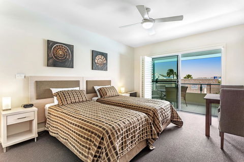 Pacific Blue 278-265 Sandy Pt Rd- Dual Key Access, Wifi, Linen And Air Conditioning - Accommodation Main Beach 9