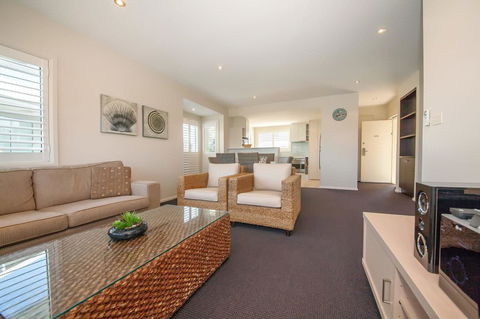 Pacific Blue 278-265 Sandy Pt Rd- Dual Key Access, Wifi, Linen And Air Conditioning - Accommodation Main Beach 5