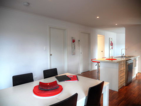 Home On Torrens - Accommodation Main Beach 21