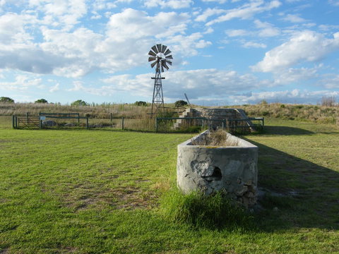 Coorong Waterfront Retreat - Accommodation Main Beach 24