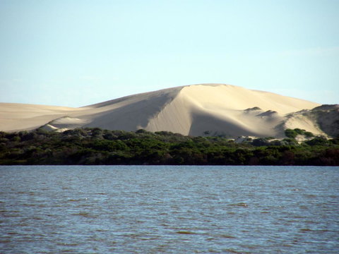 Coorong Waterfront Retreat - Accommodation Main Beach 27
