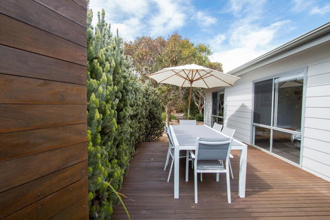 Coorong Waterfront Retreat - Accommodation Main Beach 16