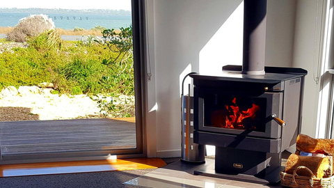 Coorong Waterfront Retreat - Accommodation Main Beach 1