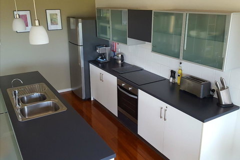 Coorong Waterfront Retreat - Accommodation Main Beach 9