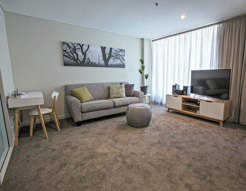 Adelaide DressCircle Apartments - North Terrace - Accommodation Main Beach 23