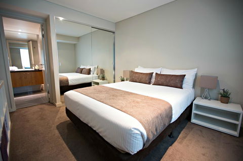 Adelaide DressCircle Apartments - North Terrace - Accommodation Main Beach 11