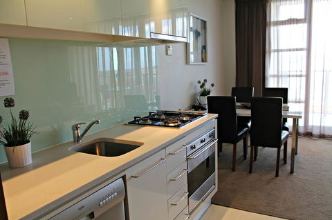 Adelaide DressCircle Apartments - North Terrace - Accommodation Main Beach 28