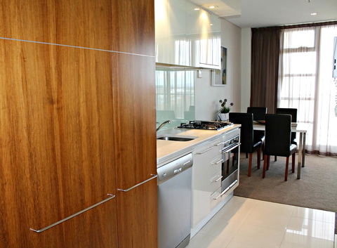 Adelaide DressCircle Apartments - North Terrace - Accommodation Main Beach 29