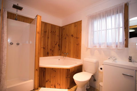 Seppelts View Cabins - Accommodation Main Beach 36