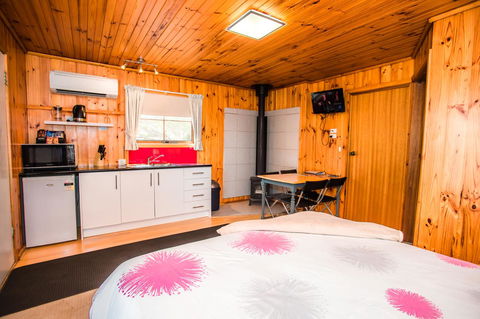 Seppelts View Cabins - Accommodation Main Beach 32