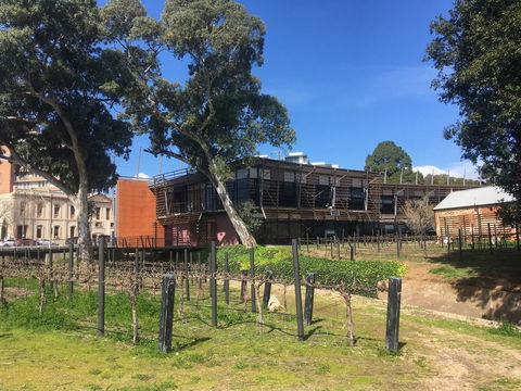 Adelaide Style Accommodation-Close To City-North Adelaide-3 Bdrm- FREE Parking - Accommodation Main Beach 39