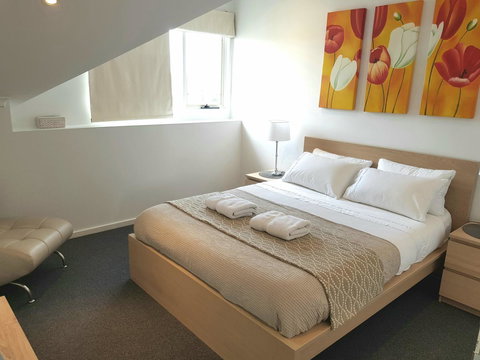 Spacious 4 BR And 2 Bathrooms City Apartment - Accommodation Main Beach 4