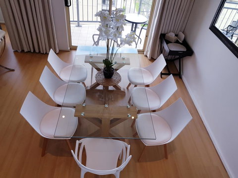 Spacious 4 BR And 2 Bathrooms City Apartment - Accommodation Main Beach 1