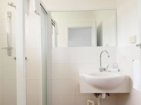 Arcadia Motel - Accommodation Main Beach 9