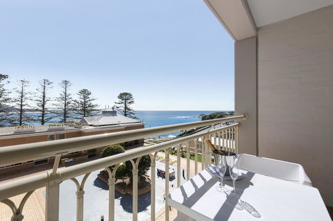 Crowne Plaza Terrigal Pacific, An IHG Hotel - Accommodation Main Beach 5